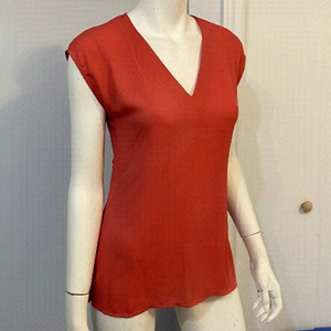 LE Chateau XXS V Neck Dark Pink Cap Sleeve Light